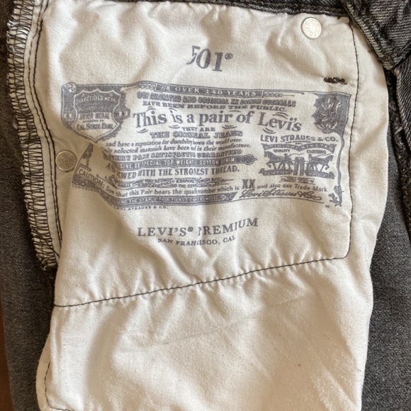 Authentic Levi’s 501 short w26 - Picture 10 of 11